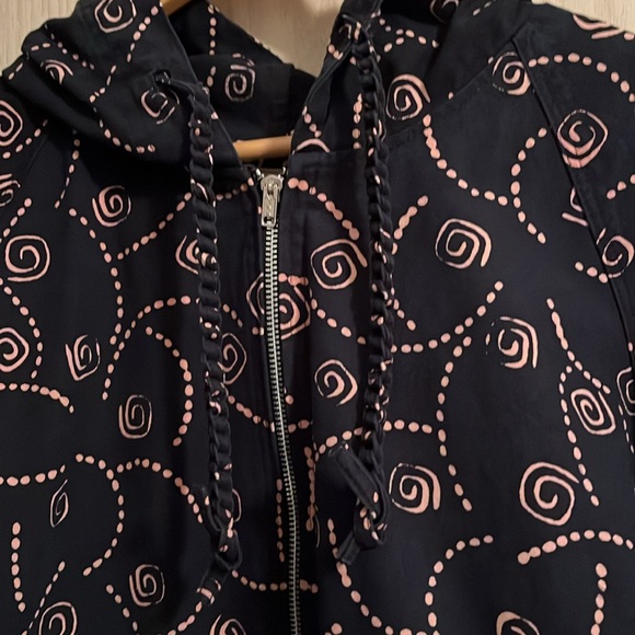 Asian creations jacket. For all the elephant lovers this is the jacket for you. - Picture 5 of 13